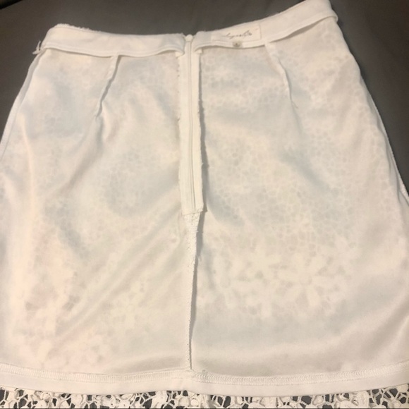 White Floral Lace Skirt - Picture 5 of 7